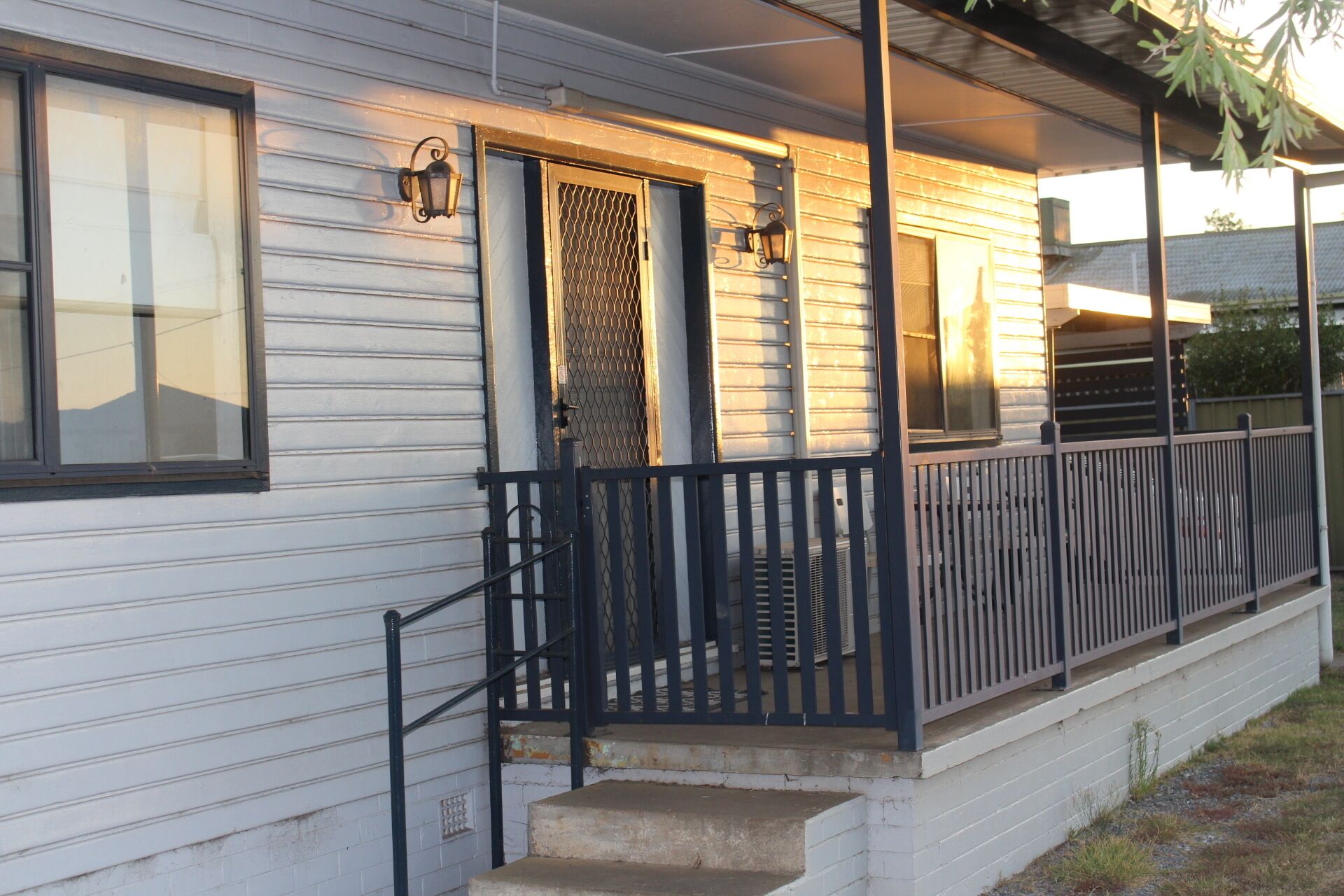 Scott House. K9's Welcome. New Kitchen & Bathroom.