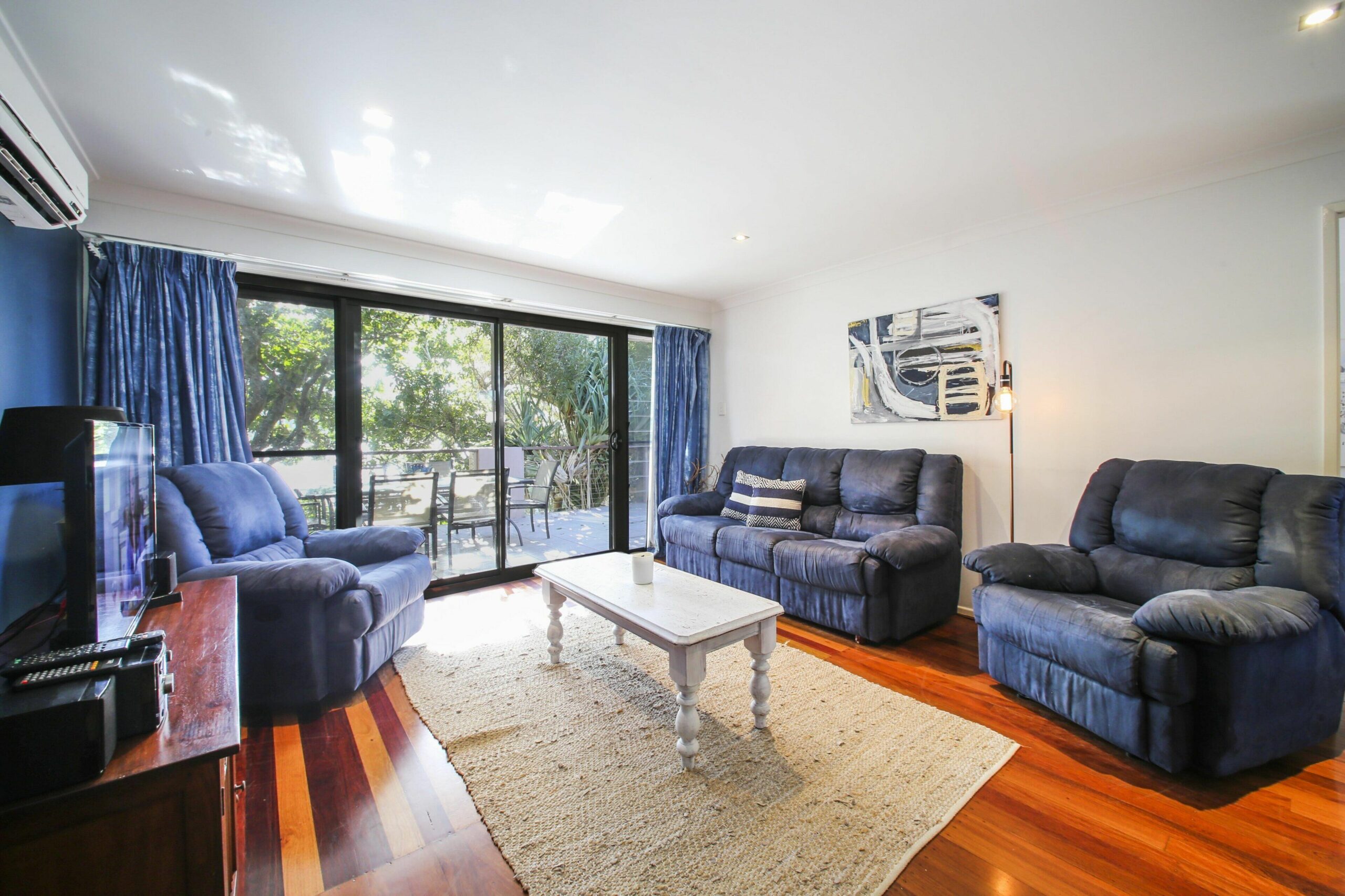 Pandanus First Floor 2 Bedroom Air-con Self-contained Apartment River Views