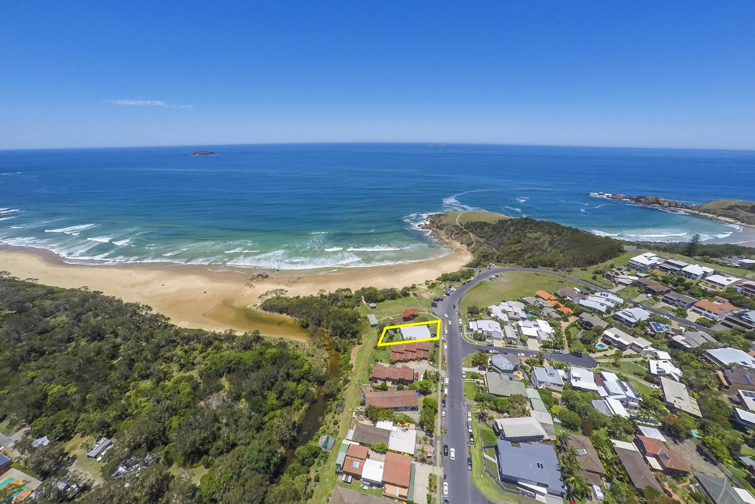 Beautiful Pet Friendly Beach House - Pandanus on Emerald