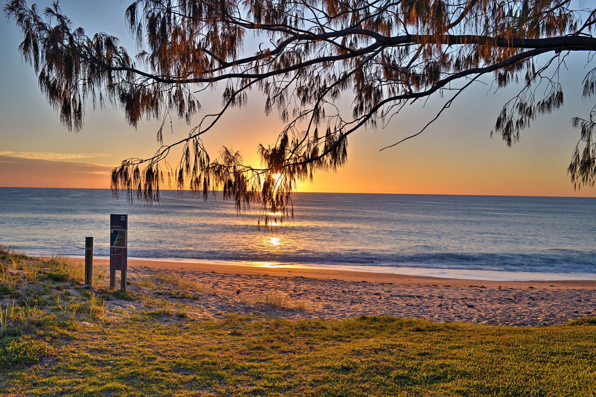 Beachside Manor - Walk to the Beach