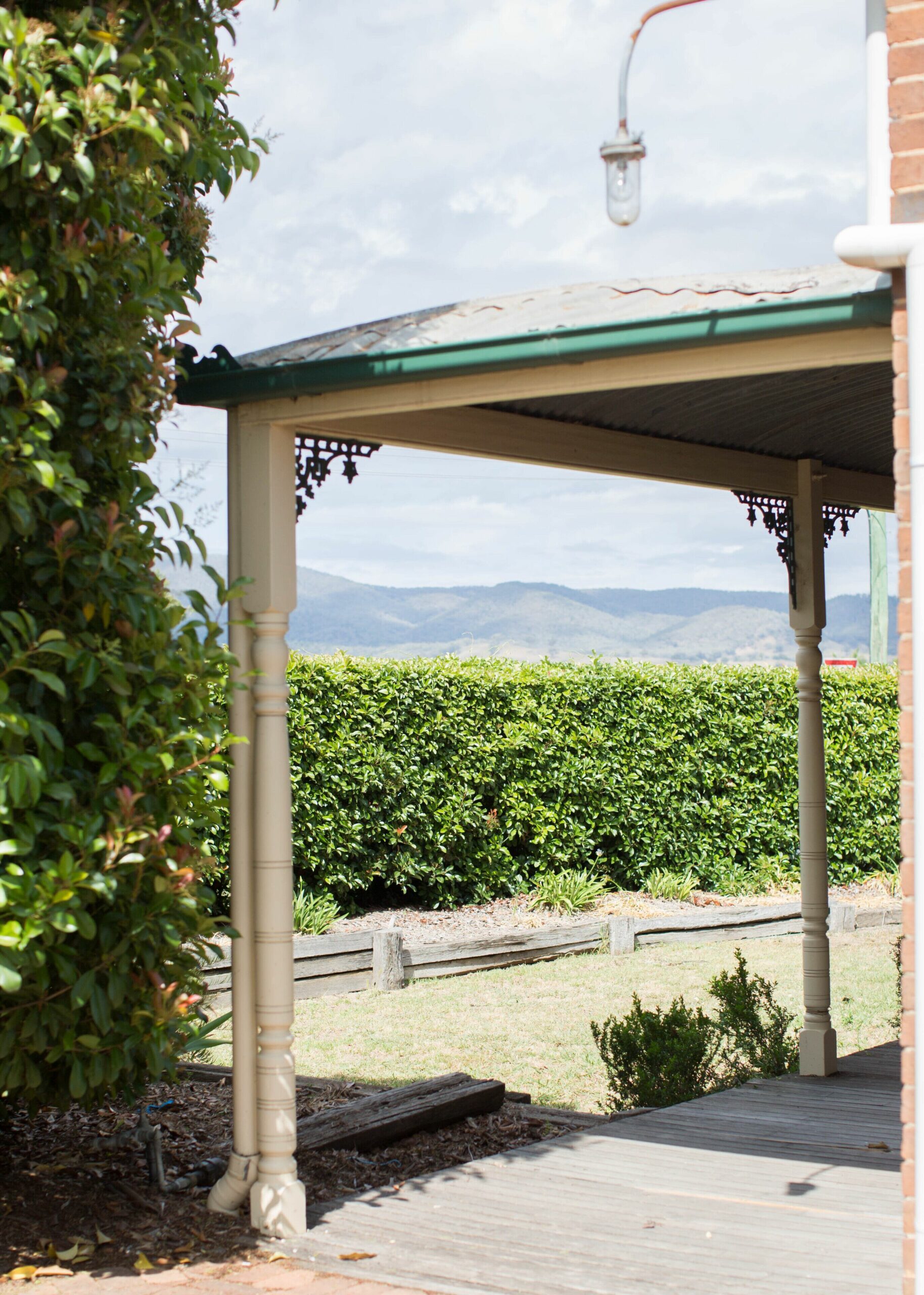 A Cosy, Refurbished Heritage Homestead Nestled in Mudgees Vineyards