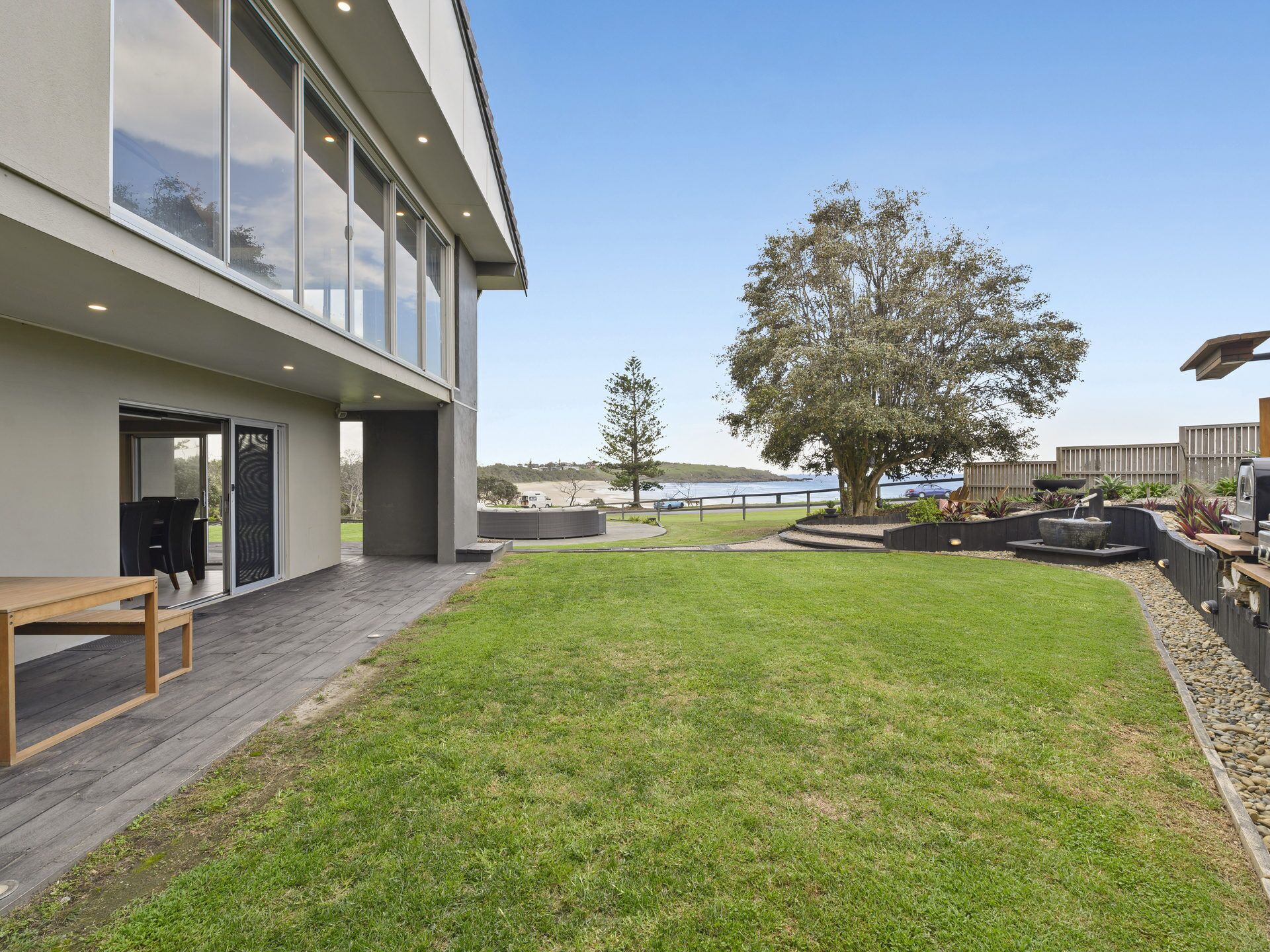 Beachfront Headlands House Mullaway