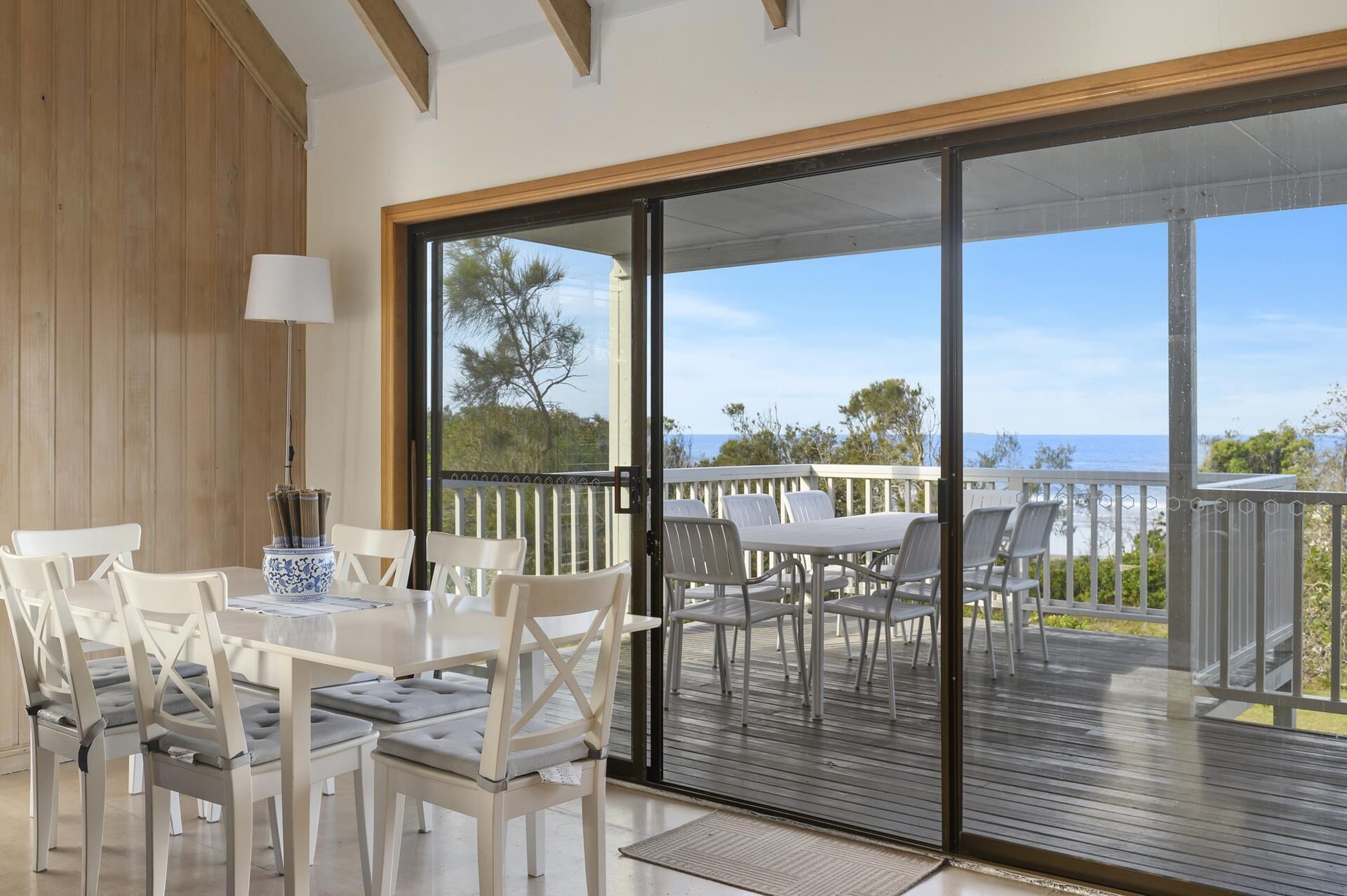 Beachfront Family Friendly Property at Mullawarra Beach