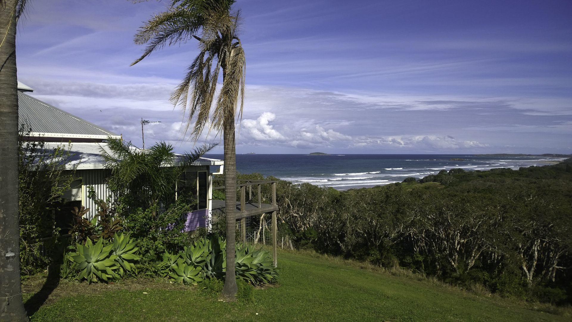 Headland Beach-house & Boat-shed