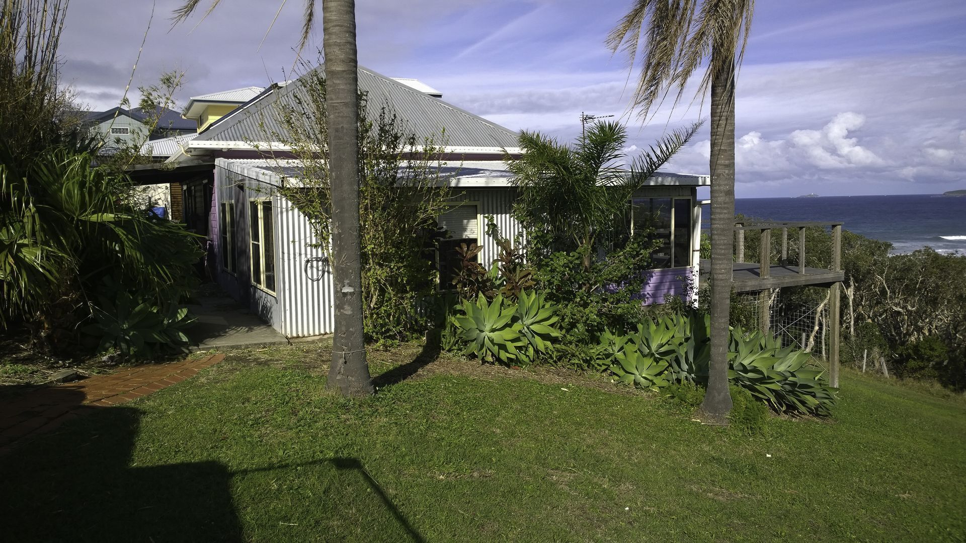 Headland Beach-house & Boat-shed