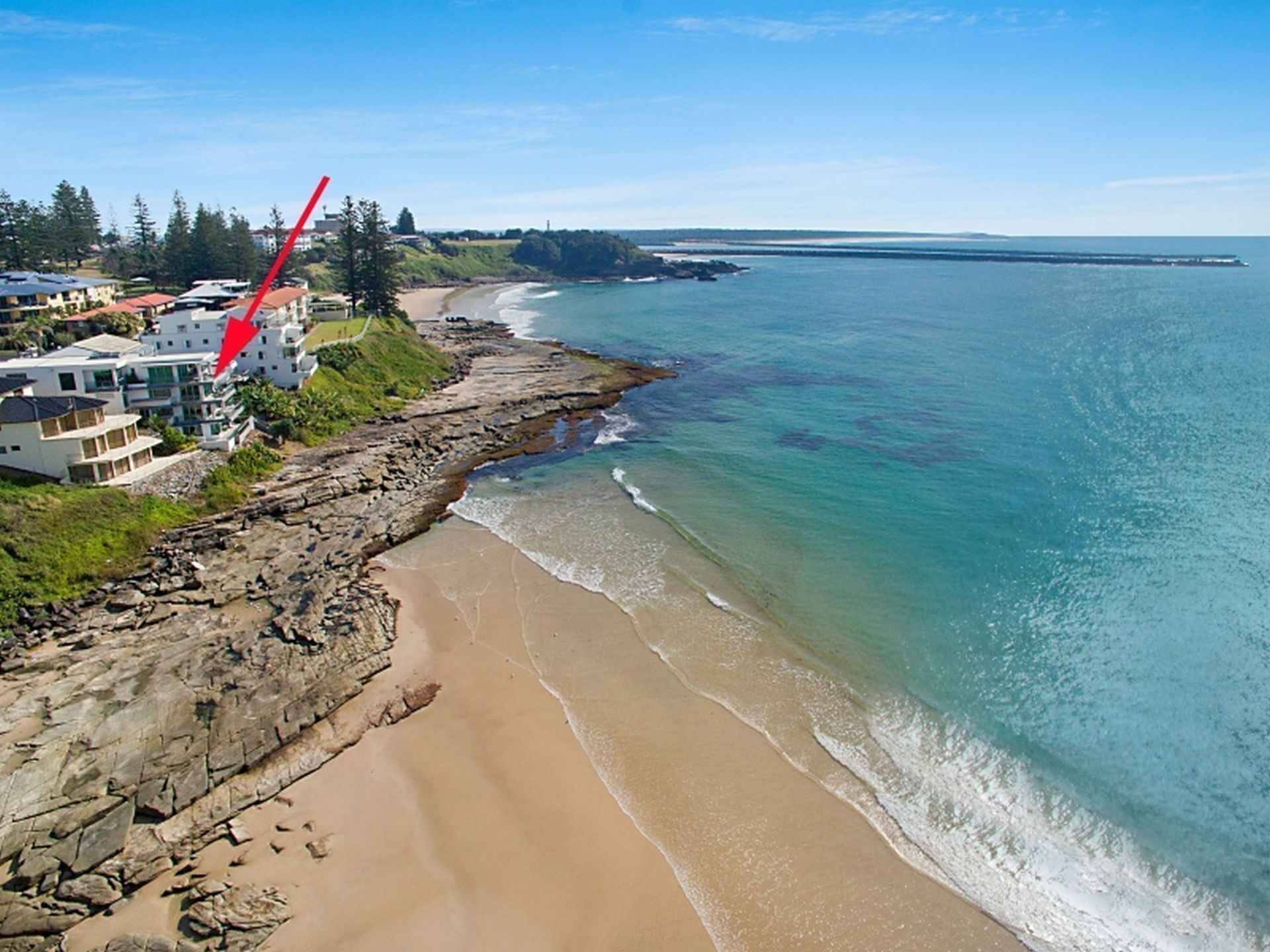 ON THE ROCKS - BEACHFRONT TO CONVENT BEACH