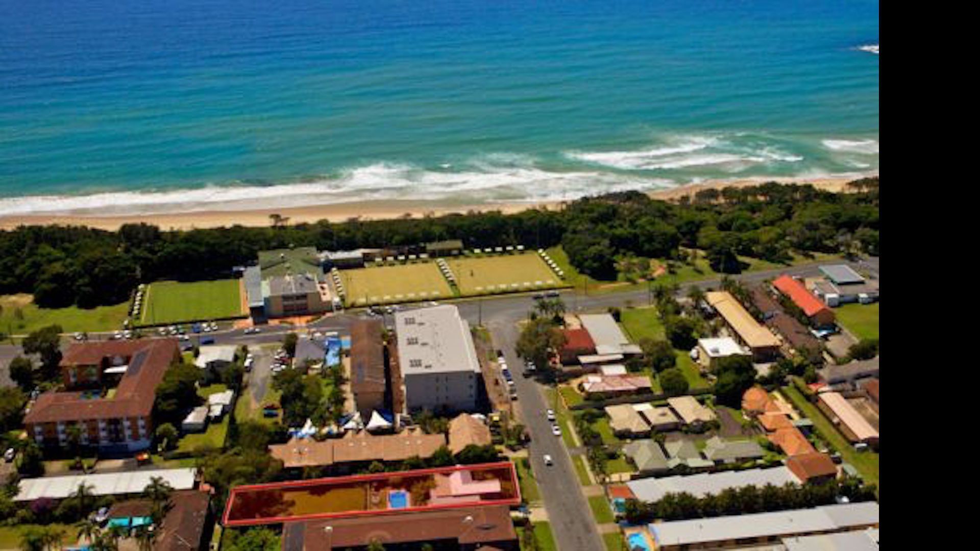 Coffs Harbour Beach House, One of the Best Located Holiday Homes in Coffs!!