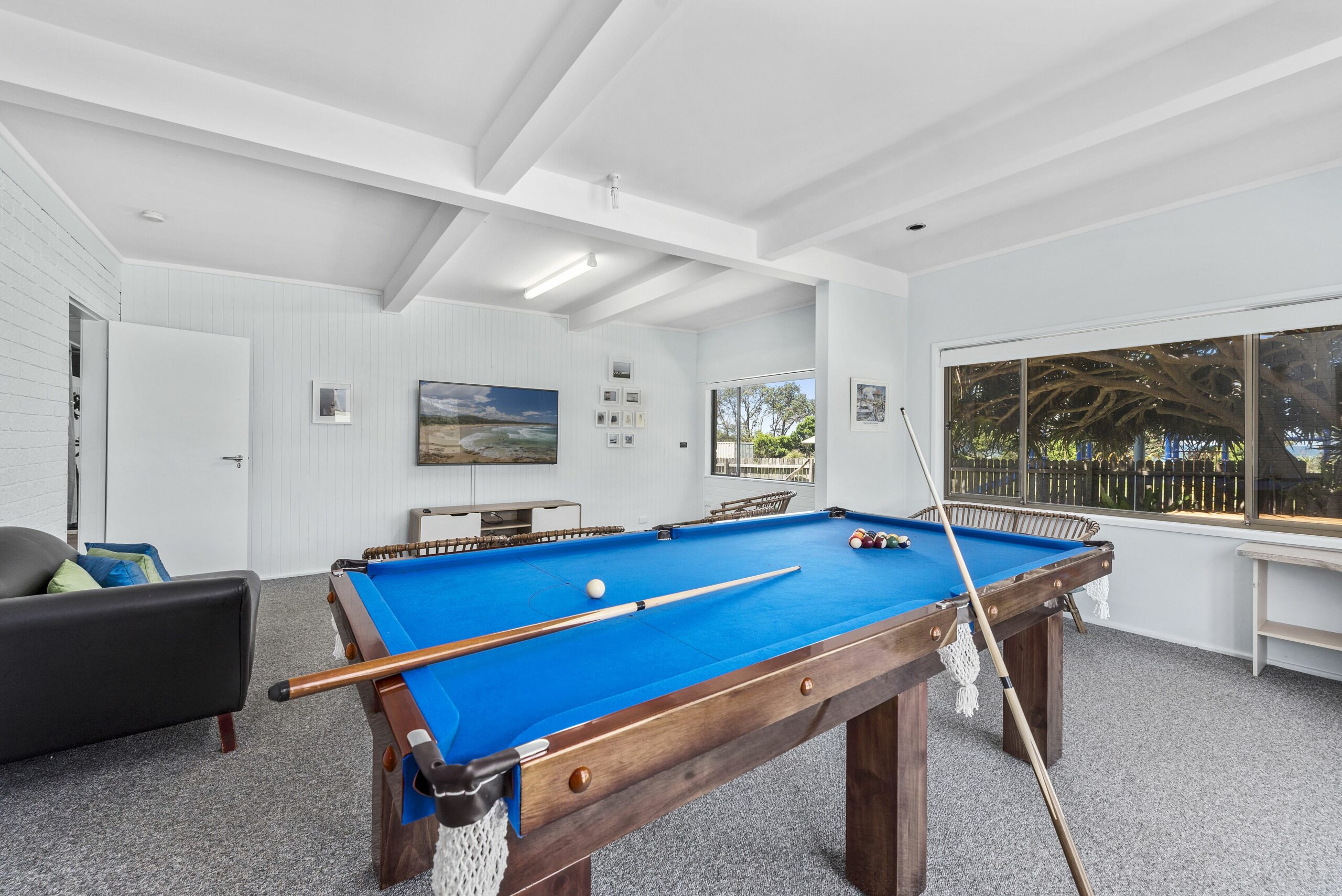 Beautiful Pet Friendly Beach House - Pandanus on Emerald