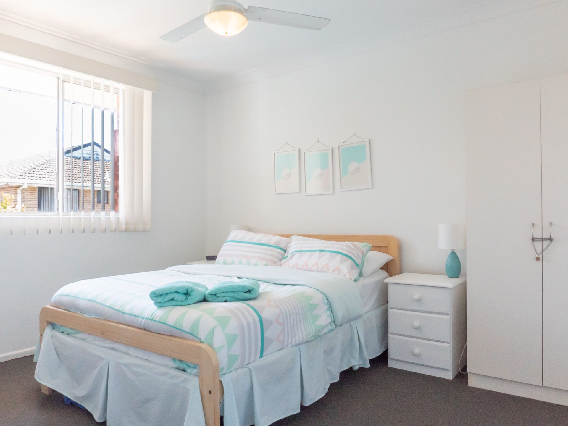 A 2 Minute Walk to the Main Street of Sawtell! Linen Included