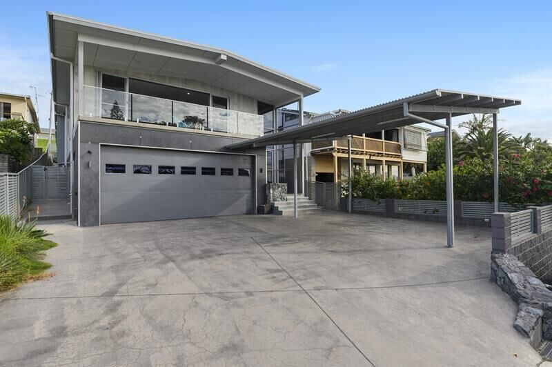 Due North Beach House With Spectacular Views