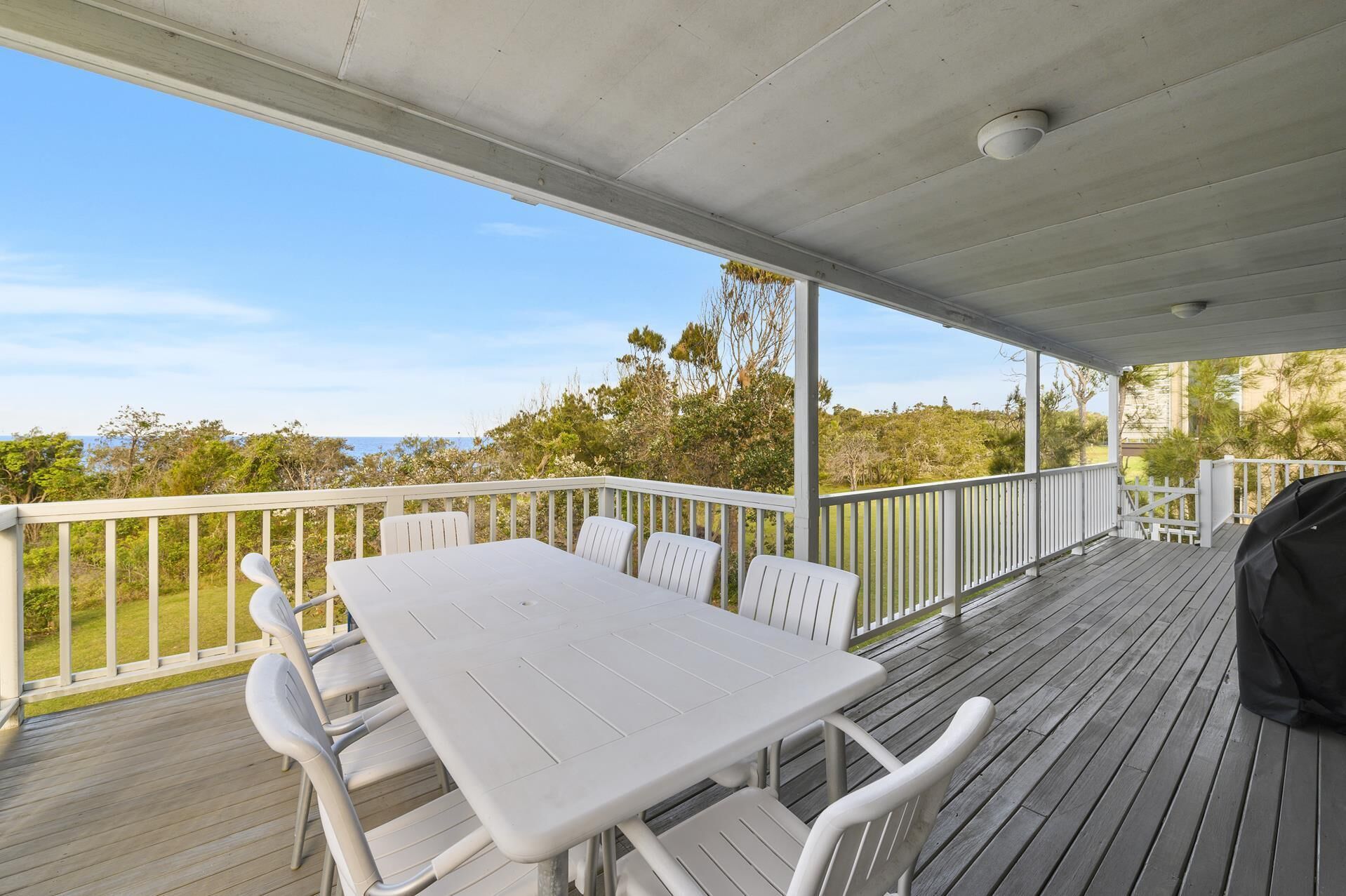 Beachfront Family Friendly Property at Mullawarra Beach