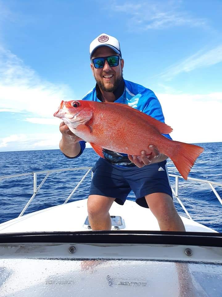 Private 3/4 Day Fishing Charter Airlie Beach Whitsundays Islands & Shoals