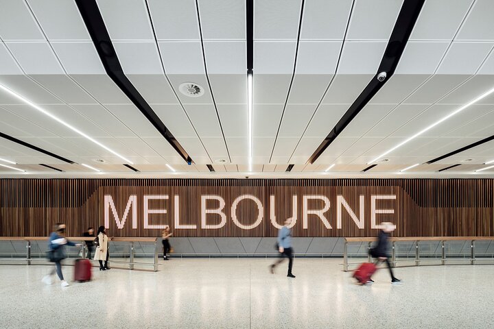 Private Airport Transfer - MEL Airport to Melbourne CBD & Surround