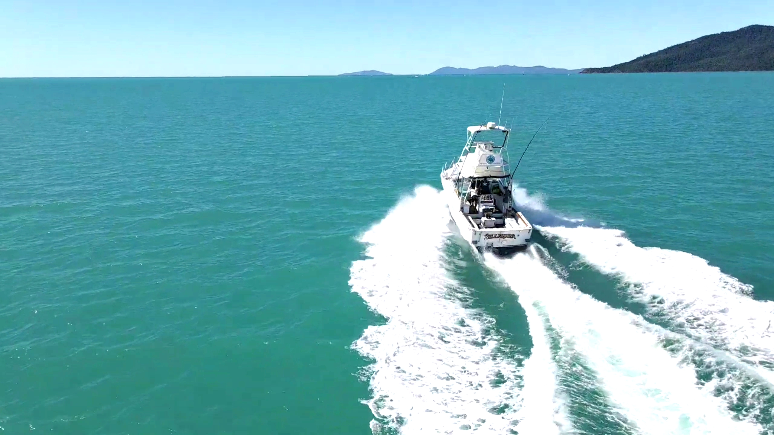 3/4 Day Shared Fishing Charter Airlie Beach Whitsundays Islands & Shoals