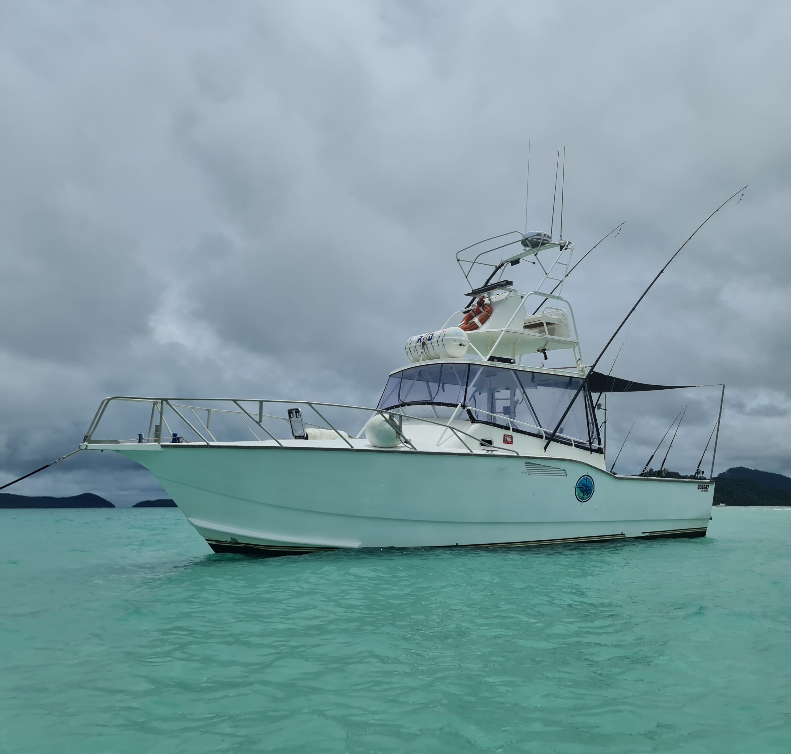 Private 3/4 Day Fishing Charter Airlie Beach Whitsundays Islands & Shoals