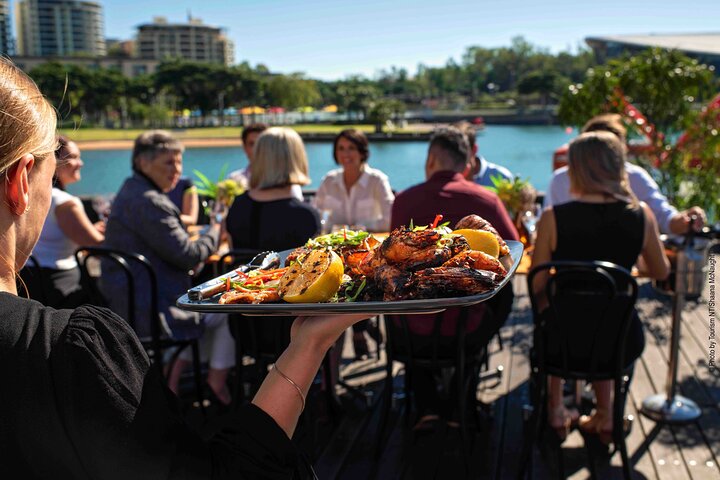 Small-Group Walking Food Tour in Darwin City with Dinner