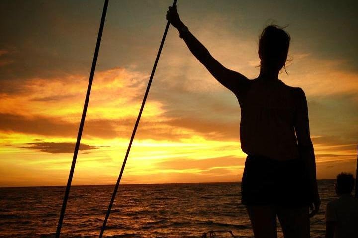 Sunset 3-Hour Cruise from Darwin with Dinner and Sparkling Wine