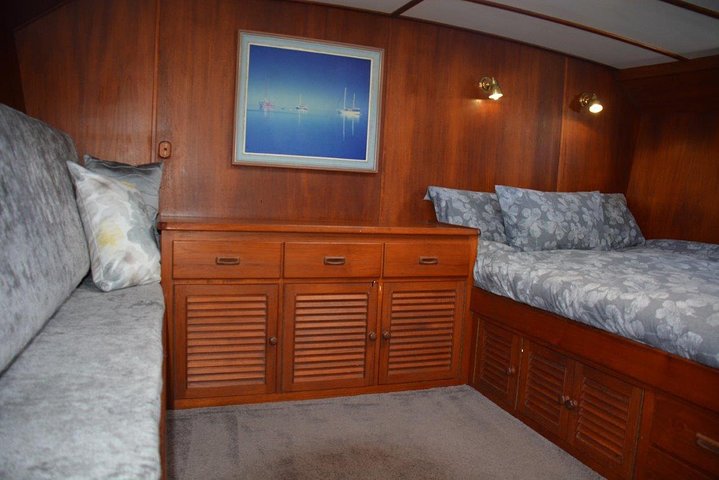 Great Barrier Reef Luxury Expedition Cruise cabin booking 7 days 6 night