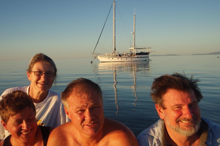 Great Barrier Reef Luxury Expedition Cruise cabin booking 7 days 6 night