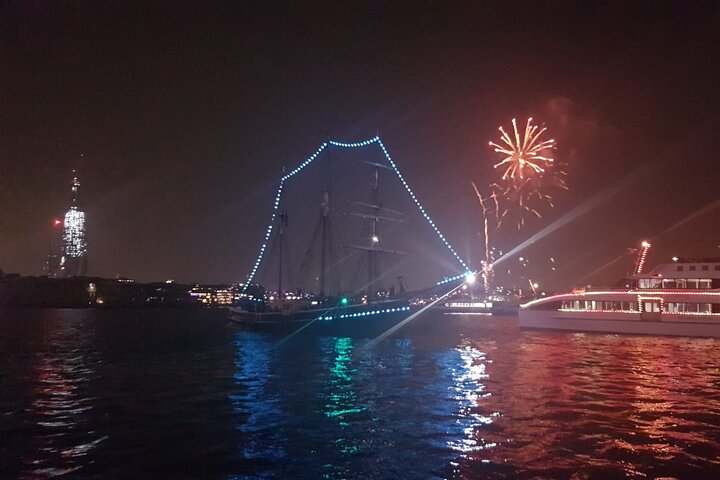 New Years Eve Tall Ships Dinner Cruise on Sydney Harbour