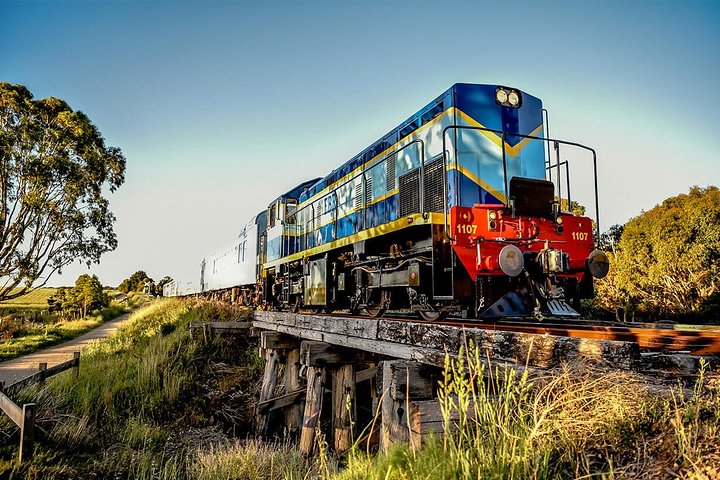 The Q Train - First Class For 10 - Lunch (Departing Drysdale)