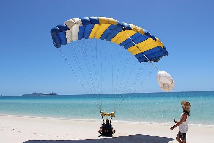 Whitehaven Beach Tandem Skydive with beach landing!