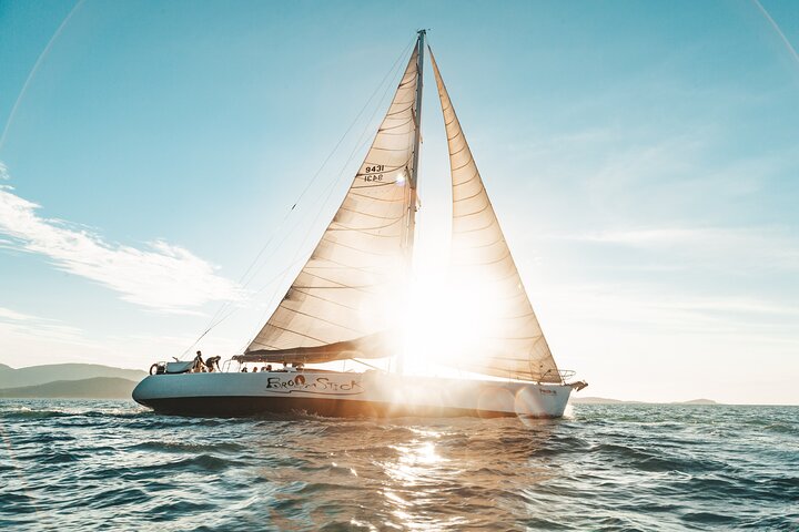 4 Day & 3 Night Whitsunday Islands & Outer Reef Sailing Adventure on Broomstick