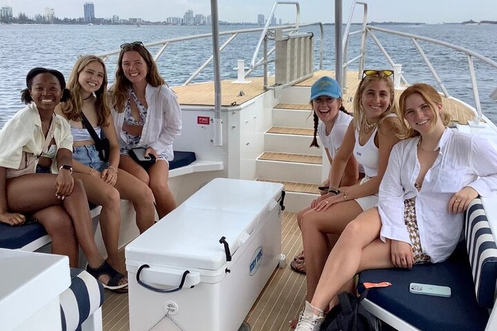 Private 'Day Out on the Water' Broadwater Cruise with Lunch!