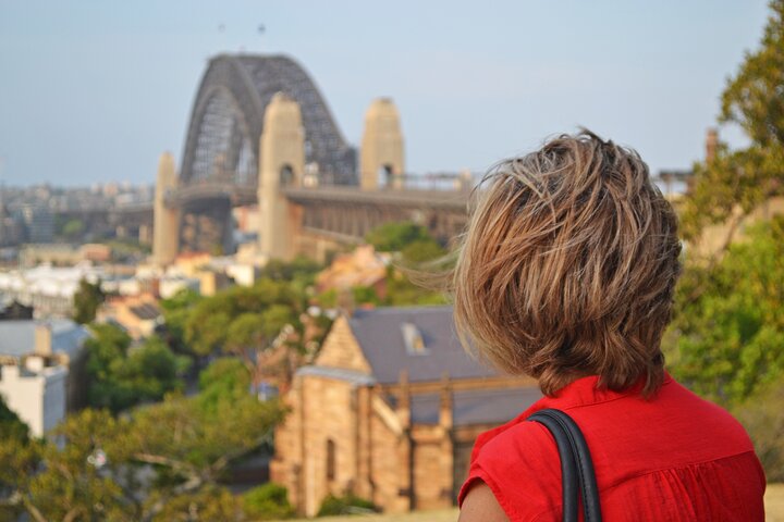 Walking Tour: Discover The Rocks