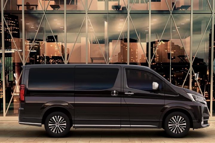 Sydney's exclusive Luxury Van and SUV are the best choice for family travel and business use.