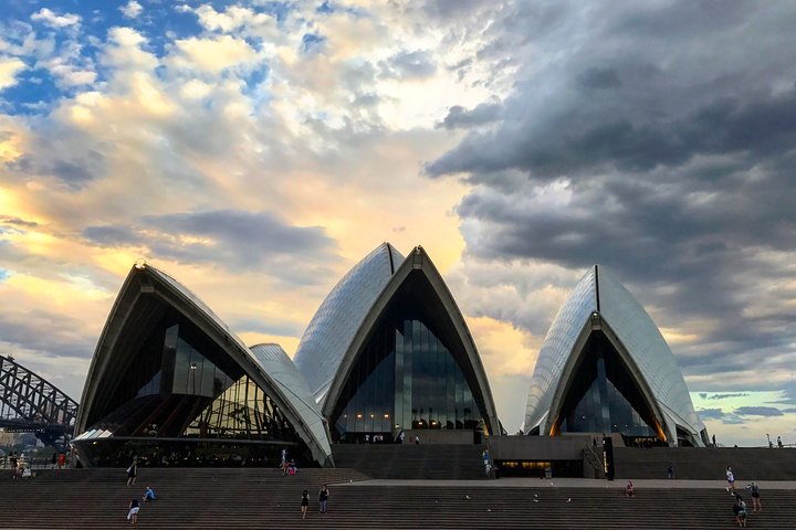 Walking Tour: Discover The Rocks