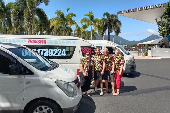 AIRPORT TRANSFER between Cairns Airport and Port Douglas (oneway)