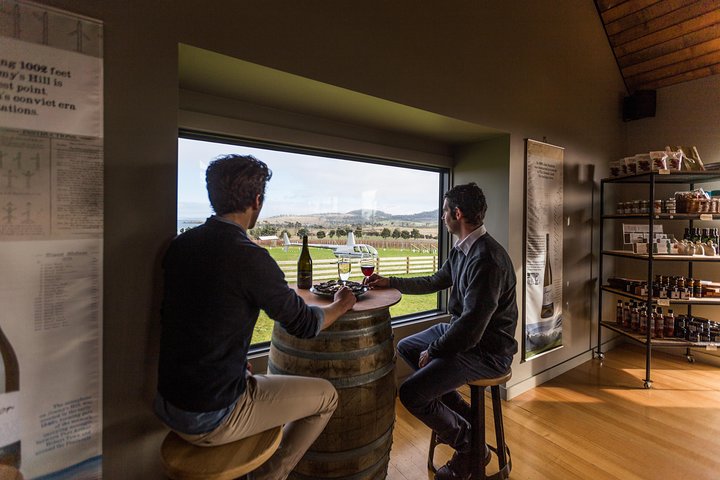 Private Tour: Tasmanian Whisky Distilleries by Helicopter from Hobart