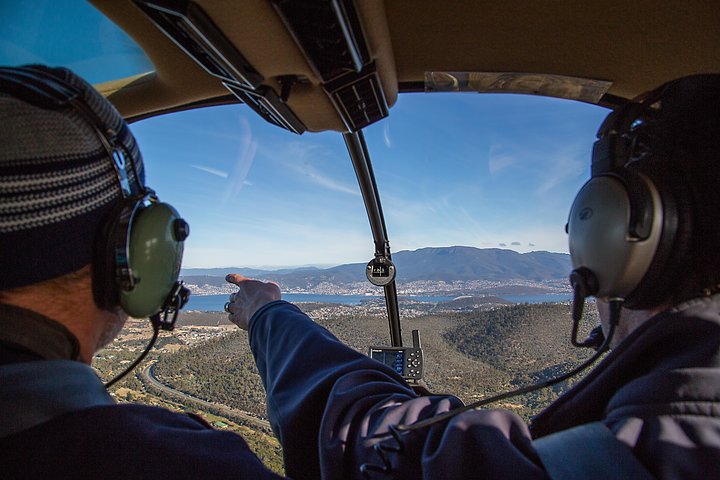 Private Tour: Tasmanian Whisky Distilleries by Helicopter from Hobart