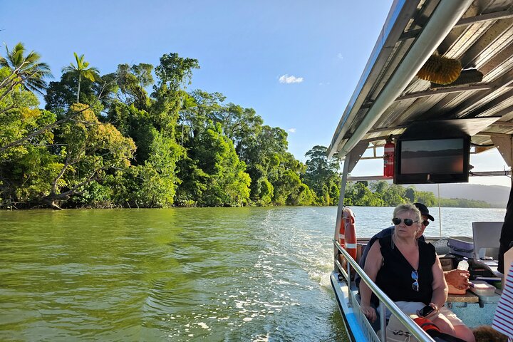 Aboriginal Fishing & Beach Day Tour+ Daintree Crocodile Cruise