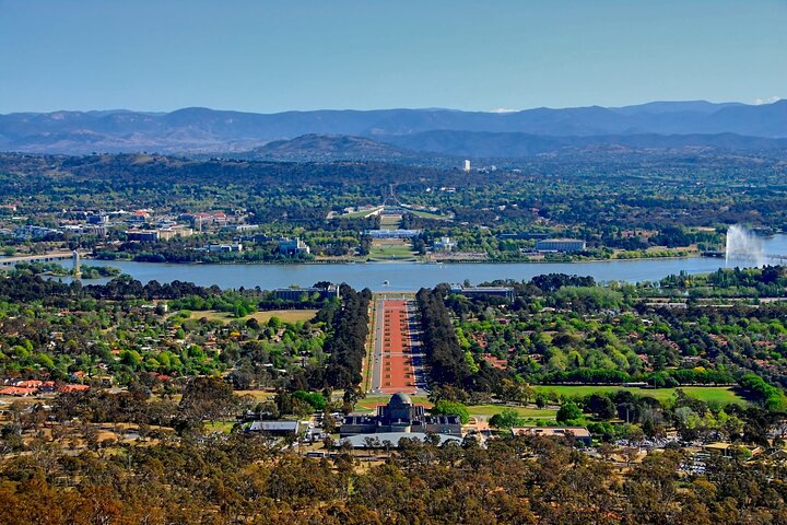 Discover Gems of Canberra: Private Full-Day Tour