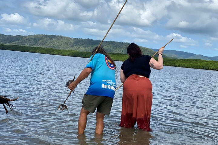 Aboriginal Fishing & Beach Day Tour+ Daintree Crocodile Cruise