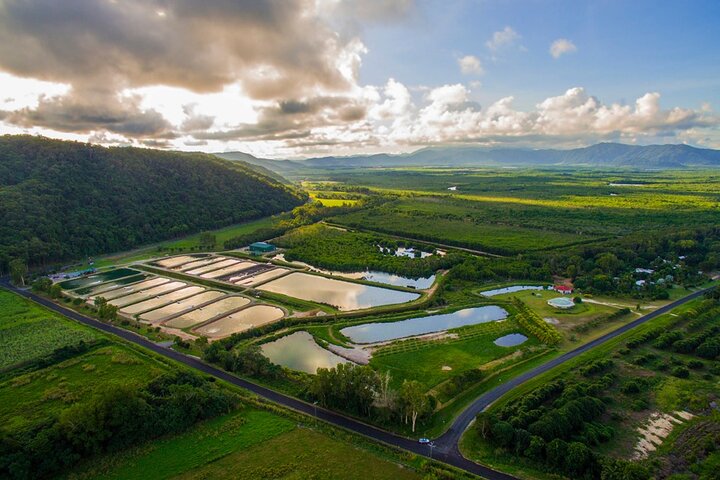 Hook-a-Barra Gourmet Farm Tour