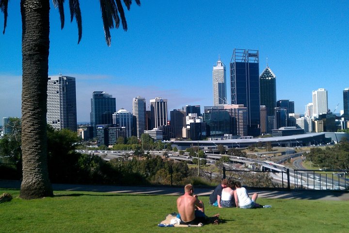 Guided Tour "Love Stories of Perth"