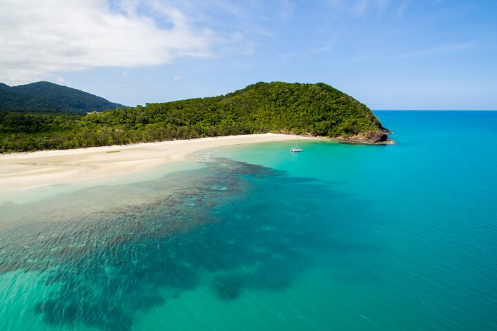 Magnetic Island Scenic Boat Ride and Gourmet Picnic