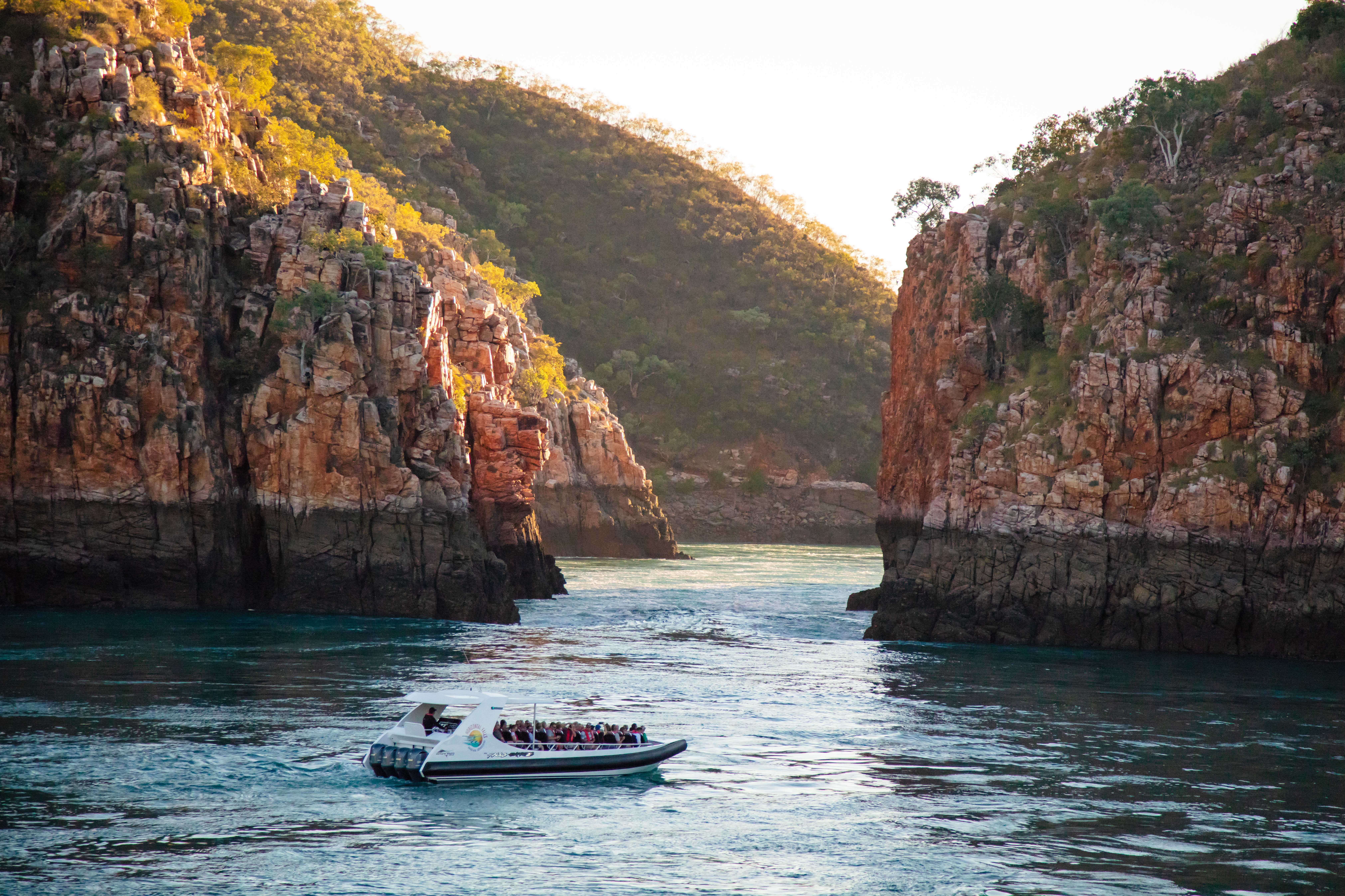 BME-MRH | Montgomery Reef & Horizontal Falls Highlights ex Broome