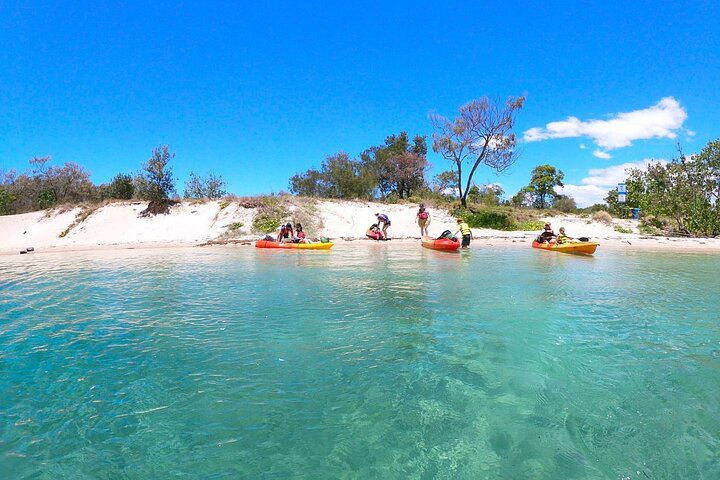 Half-Day Kayak, SUP and snorkel tour at Wave Break Island with Lunch