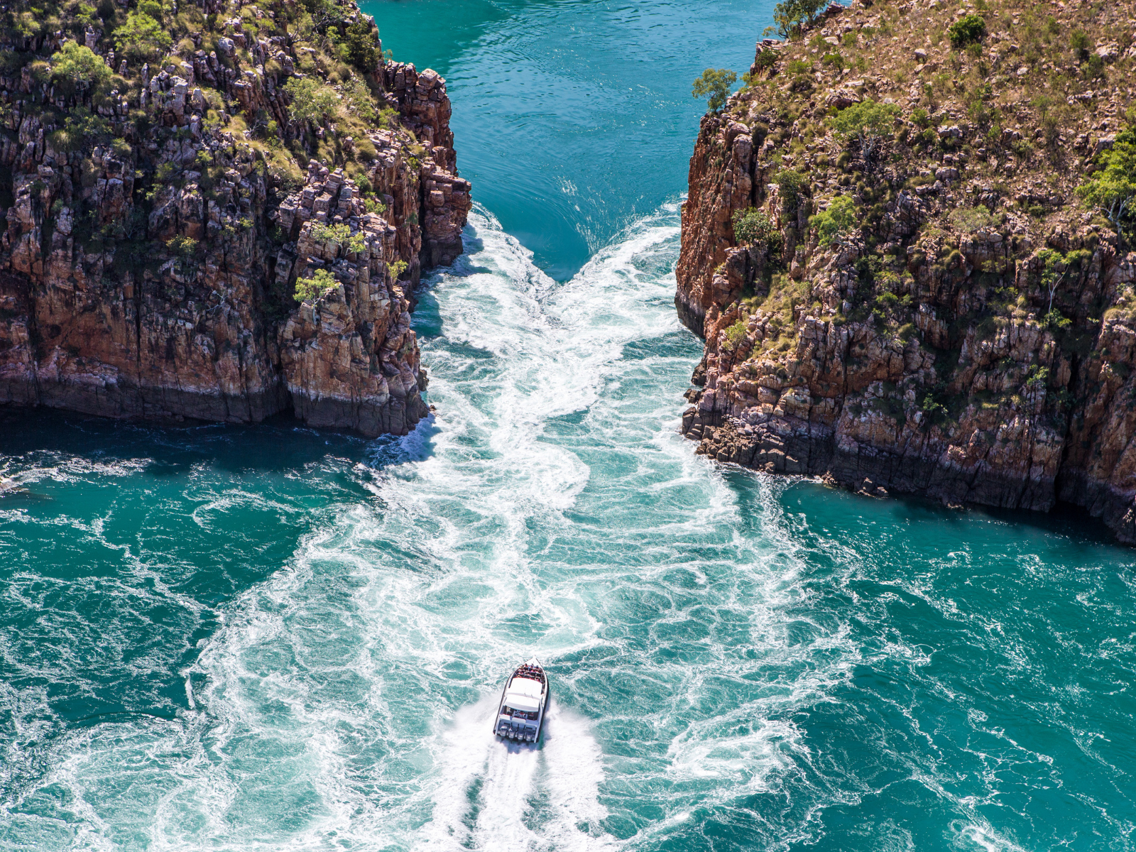 DBY-MRH | Montgomery Reef & Horizontal Falls Highlights ex Derby