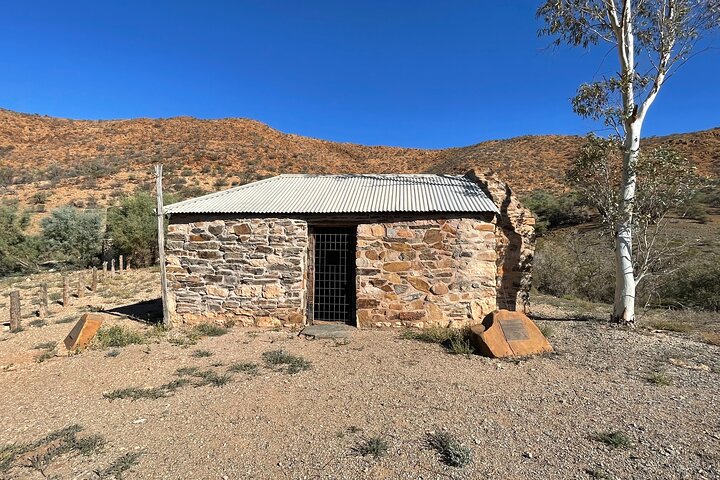 10-day Flinders Ranges 4WD Tag-Along Tour from Hawker