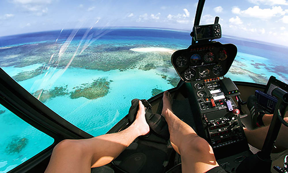 Reef Scenic 30 Minute Flight With Stop On Vlassof Cay