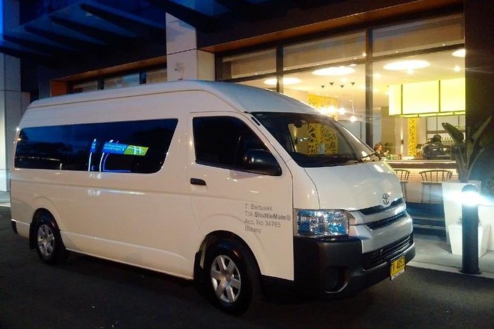 Private Minivan Transfer FROM Sydney Airport to Sydney CBD/Downtown 1-7 people