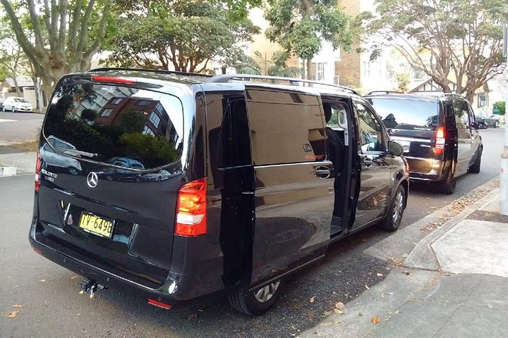 Executive Mercedes Minivan Transfer FROM Sydney CBD Downtown to Sydney Airport