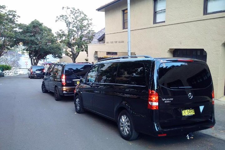 Executive Mercedes Minivan Transfer FROM Sydney Airport to Sydney CBD Downtown