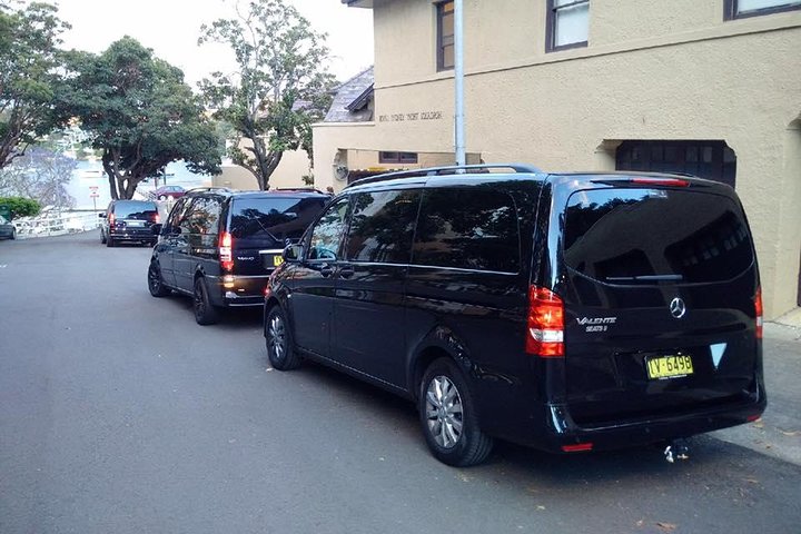 Executive Mercedes Minivan Transfer FROM Sydney CBD Downtown to Sydney Airport