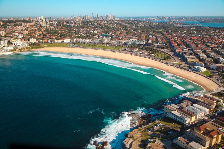Private Helicopter Flight Over Sydney & Beaches for 2 or 3 people - 20 Minutes